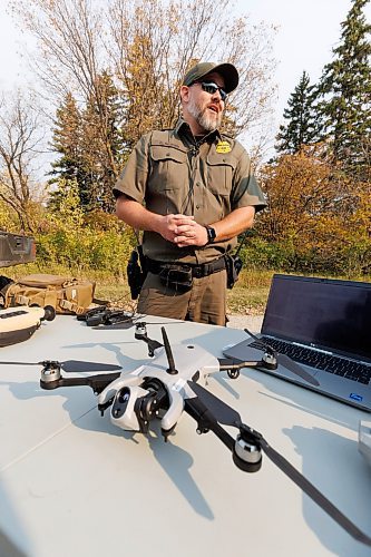 MIKE DEAL / FREE PRESS
Acting Supervisory Border Patrol Agent
Chris Oliver, during a show-and-tell of some specialized night-vision scopes and drones at the old border crossing in Emerson, MB, Thursday morning.
Manitoba RCMP officers and agents from United States Border Patrol met first in Pembina, North Dakota and then at Emerson, MB, Thursday morning, to talk about border safety and showcase some of the equipment used in preventing border incursions.
Reporter: Erik Pindera
241010 - Thursday, October 10, 2024.