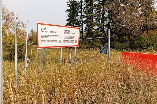 MIKE DEAL / FREE PRESS
A sign tells people not to cross the border at the old border crossing in Emerson, MB, Thursday morning.
Manitoba RCMP officers and agents from United States Border Patrol met first in Pembina, North Dakota and then at Emerson, MB, Thursday morning, to talk about border safety and showcase some of the equipment used in preventing border incursions.
Reporter: Erik Pindera
241010 - Thursday, October 10, 2024.