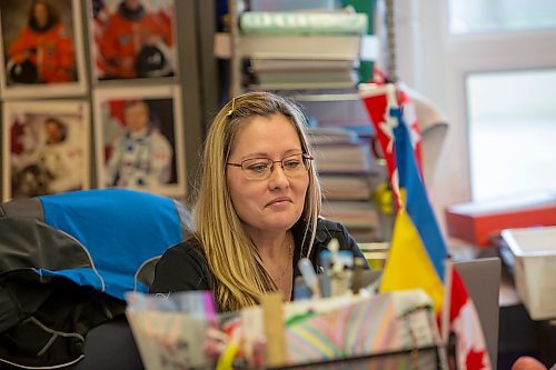 BROOK JONES / FREE PRESS
Grade 7 and 8 science, technology, engineering and math teacher Maria Nickel is pictured at her desk in her classroom at &#xc9;cole Stonewall Centennial School in Stonewall, Man., Thursday, Oct. 10, 2024. The 54-year-old teaches STEM 8 Option students about the Canadian Space Agency's Rover Driving Academy with the company's mission control. Student teams were able to command via a remote computer accesss program a rover on a simulated lunar surface that the Canaidan Space Agency is developing in Longueil, Que., to go to the moon's surface.