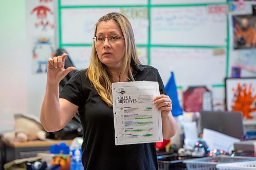 BROOK JONES / FREE PRESS
Grade 7 and 8 science, technology, engineering and math teacher Maria Nickel is pictured giving instructions to students at &#xc9;cole Stonewall Centennial School in Stonewall, Man., Thursday, Oct. 10, 2024. The 54-year-old teaches STEM 8 Option students about the Canadian Space Agency's Rover Driving Academy with the company's mission control. Student teams were able to command via a remote computer accesss program a rover on a simulated lunar surface that the Canaidan Space Agency is developing in Longueil, Que., to go to the moon's surface.