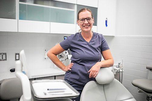 MIKAELA MACKENZIE / FREE PRESS
	
Dentist Carolyn Roberston at Harte Dental on Thursday, Oct. 10, 2024.

For AV story.
Winnipeg Free Press 2024