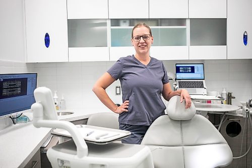 MIKAELA MACKENZIE / FREE PRESS
	
Dentist Carolyn Roberston at Harte Dental on Thursday, Oct. 10, 2024.

For AV story.
Winnipeg Free Press 2024