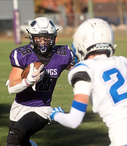 Brayden Smith of the Vincent Massey Vikings runs the ball against the River East Kodiaks in WHSFL action at Doug Steeves Field on a beautiful Friday afternoon. (Tim Smith/The Brandon Sun)