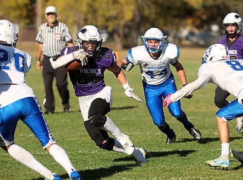 Brayden Smith of the Vincent Massey Vikings runs the ball against the River East Kodiaks in WHSFL action at Doug Steeves Field on a beautiful Friday afternoon. (Tim Smith/The Brandon Sun)