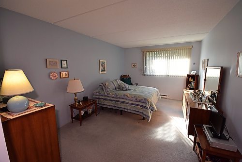 Todd Lewys / Free Press
Down-sizers will appreciate the primary bedroom&#x2019;s space and abundance of natural light.