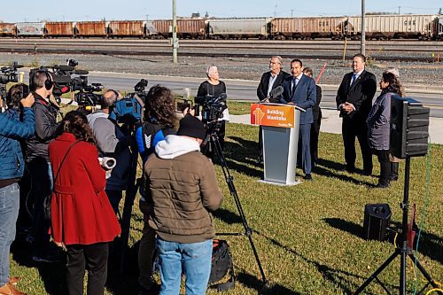 MIKE DEAL / FREE PRESS
Premier Wab Kinew announces that his government has selected selecting Lloyd Axworthy as study lead to determine the feasibility of relocating Winnipeg&#x2019;s rail lines, during a press conference at the edge of the Canadian Pacific Railway rail yards, Tuesday morning.
Reporter: Chris Kitching
241015 - Tuesday, October 15, 2024.