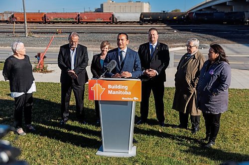 MIKE DEAL / FREE PRESS
Premier Wab Kinew announces that his government has selected selecting Lloyd Axworthy as study lead to determine the feasibility of relocating Winnipeg&#x2019;s rail lines, during a press conference at the edge of the Canadian Pacific Railway rail yards, Tuesday morning.
Reporter: Chris Kitching
241015 - Tuesday, October 15, 2024.