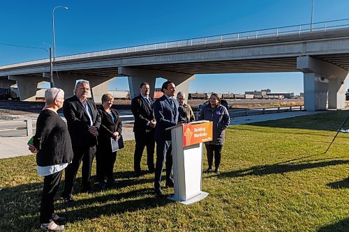 MIKE DEAL / FREE PRESS
Premier Wab Kinew announces that his government has selected selecting Lloyd Axworthy as study lead to determine the feasibility of relocating Winnipeg&#x2019;s rail lines, during a press conference at the edge of the Canadian Pacific Railway rail yards, Tuesday morning.
Reporter: Chris Kitching
241015 - Tuesday, October 15, 2024.