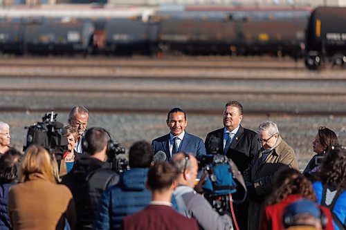 MIKE DEAL / FREE PRESS
Premier Wab Kinew announces that his government has selected selecting Lloyd Axworthy as study lead to determine the feasibility of relocating Winnipeg&#x2019;s rail lines, during a press conference at the edge of the Canadian Pacific Railway rail yards, Tuesday morning.
Reporter: Chris Kitching
241015 - Tuesday, October 15, 2024.