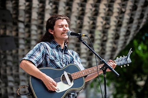 MIKAELA MACKENZIE / FREE PRESS

Fringe festival launches at Old Market Square with a set by musician Mitchell Makoons on Wednesday, July 17, 2024.

