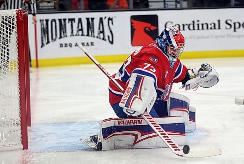 Spokane goalie Dawson Cowan makes a pad save. (Tim Smith/The Brandon Sun) 