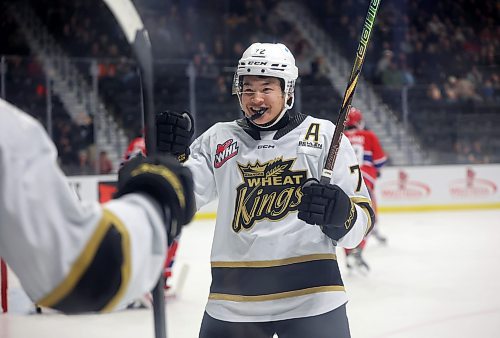 15102024
Marcus Nguyen #72 of the Brandon Wheat Kings celebrates a goal by teammate Joby Baumuller #17 during WHL action against the Spokane Chiefs at Westoba Place on Wednesday evening.
(Tim Smith/The Brandon Sun) 