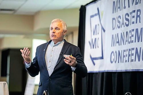 Dauphin mayor David Bosiak speaks at the Manitoba Disaster Management Conference in Winnipeg on Oct. 16. (MIKAELA MACKENZIE/Wnnipeg Free Press)
