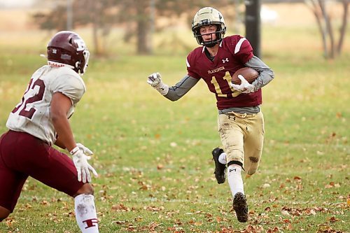 17102024
Quarterback Simon Leckie #11 of the Crocus Plainsmen runs the ball during high school football action against the St. Paul&#x2019;s Crusaders at CPRSS on a warm Thursday. 
(Tim Smith/The Brandon Sun)