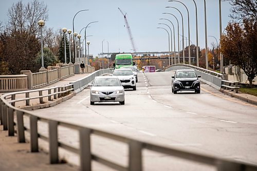 MIKAELA MACKENZIE / FREE PRESS
	
The Charleswood Bridge on Friday, Oct. 18, 2024.

For &#x2014; story.
Winnipeg Free Press 2024