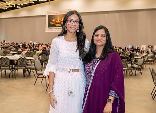 BROOK JONES/FREE PRESS
The Hindu Society of Manitoba hosts its annual Diwali Mela (Festival of Lights) at the RBC Convention Centre in Winnipeg, Man. Saturday, Oct. 19, 2024. Pictured: Sara Eateo (left) is wearing a modern lehenga choli and Meena Eateo is wearing a ghagra choli.