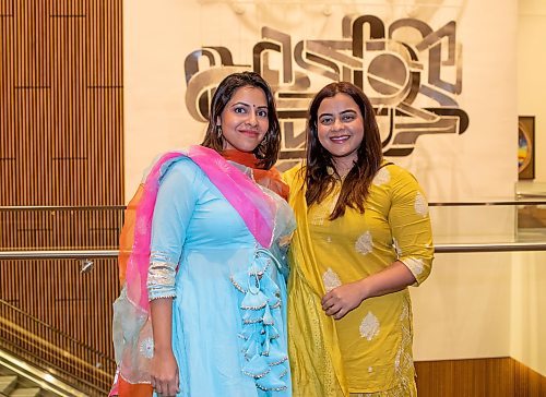 BROOK JONES/FREE PRESS
The Hindu Society of Manitoba hosts its annual Diwali Mela (Festival of Lights) at the RBC Convention Centre in Winnipeg, Man. Saturday, Oct. 19, 2024. Pictured: Priyanka Tuteja (left) and Prachi Tuteja are both wearing a ghagra choli.