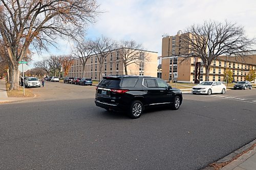 Cars pass through the intersection of 20th Street and Louise Avenue outside of Brandon University's Healthy Living Centre on Sunday afternoon. A bylaw receiving first reading at Monday's Brandon City Council meeting would see the speed limit on those roads as they go through the BU campus be reduced to 30 km/h. (Colin Slark/The Brandon Sun)