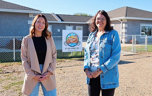 Tessa McPhee, registered psychiatric nurse (left) and Catherine Arnold, social worker - are co-owners and founders of OTTER Centre in Carberry. Otter stands for overcoming trauma through everlasting relationships and is a 16-bed facility set up to reunite and support mothers and families who have been caught up or entangled in the child and family service system. (Michele McDougall/The Brandon Sun)