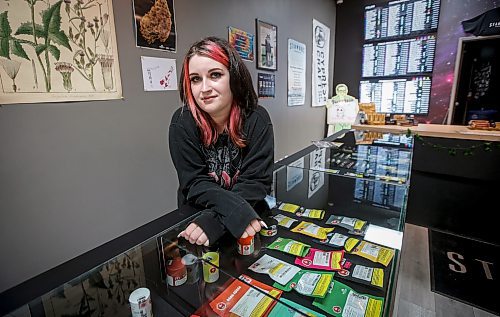 JOHN WOODS / FREE PRESS
Dawn Le Sage, inventory manager at Star Buds Cannabis Co., is photographed at their Portage Avenue location Tuesday, October 22, 2024. Star Buds and many other cannabis shops have been hit by thieves recently. 

Reporter: tyler