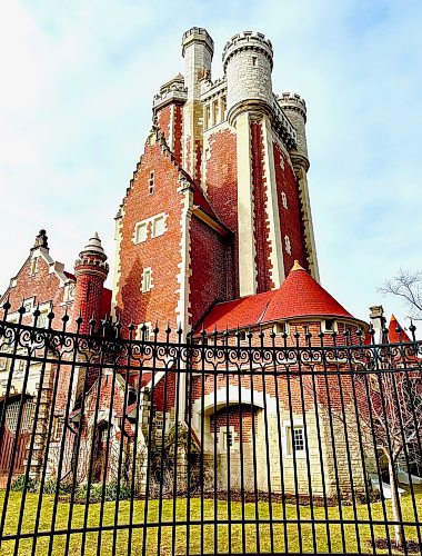 Gord Mackintosh / Free Press
Casa Loma: Canada&#x2019;s great folly &#x2014; and Mr. Happy&#x2019;s home?