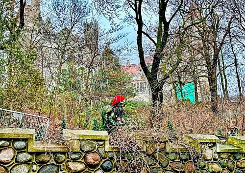 Gord Mackintosh / Free Press
A green monster lurks at Casa Loma.