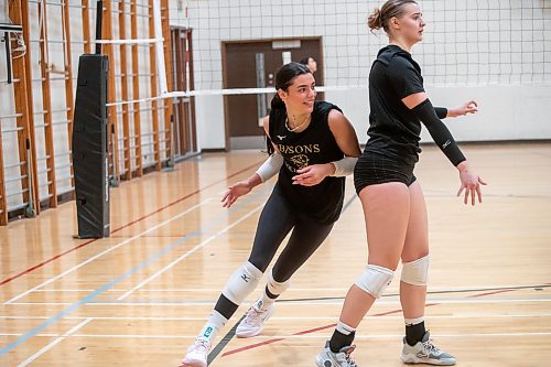 BROOK JONES/FREE PRESS
University of Manitoba women's volleyball player Raya Surinx is back practicing with the Bisons and gearing up for game action after taking a short mental health break. Surinx (left) who is a left side hitter was pictured running around teammate Bethany Carter during a three-person pepper volleyball drill at a team practice inside the Gold Gym at the Frank Kennedy Centre at the University of Manitoba in Winnipeg, Man., Wednesday, Oct. 23, 2024.