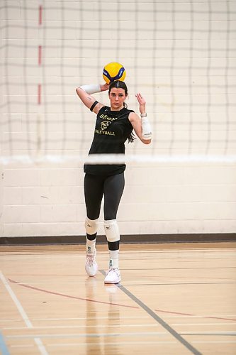 BROOK JONES/FREE PRESS
University of Manitoba women's volleyball player Raya Surinx is back practicing with the Bisons and gearing up for game action after taking a short mental health break. The left side hitter was pictured doing arm warm-up drills with her teammates inside the Gold Gym at the Frank Kennedy Centre at the University of Manitoba in Winnipeg, Man., Wednesday, Oct. 23, 2024.