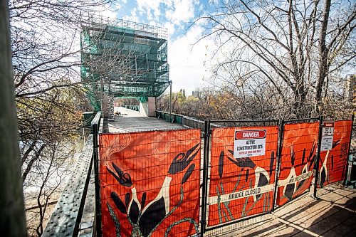 MIKAELA MACKENZIE / FREE PRESS
	
An active transportation bridge continues to stay closed (after engineering reports revealed necessary updates are in the $10 million range and will be quite time consuming) at The Forks on Thursday, Oct. 24, 2024.

For Nicole story.
Winnipeg Free Press 2024