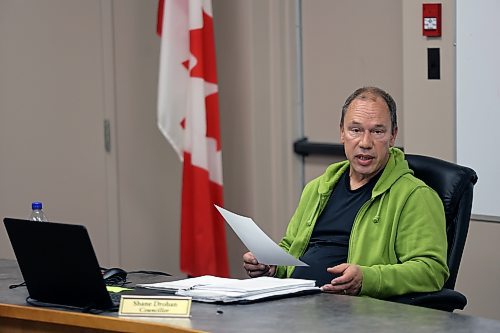 RM of Cornwallis Coun. Shane Drohan (Ward 1) apologizes for a remark he made at a previous council meeting during a special meeting held late Thursday afternoon. (Colin Slark/The Brandon Sun)