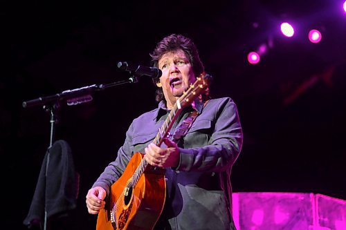 Shenandoah Country band lead singer Marty Raybon performs one of the group's hits during the 40th Anniversary of Sawyer Brown tour at Westoba Place on Sunday evening. The band, which performed after George Fox, won a Grammy for best country performance by a duo or group with vocal for the duet with Alison Krauss, “Somewhere in the Vicinity of the Heart” in 1996. (Abiola Odutola/The Brandon Sun)