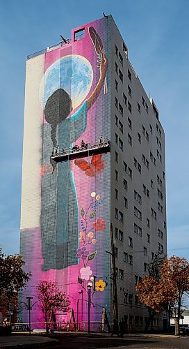 JOHN WOODS / FREE PRESS
Painters work on a mural on the side on 444 Kennedy Sunday October 27, 2024. 

Reporter: ?