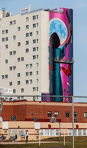 JOHN WOODS / FREE PRESS
Painters work on a mural on the side on 444 Kennedy Sunday October 27, 2024. 

Reporter: ?