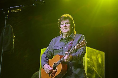 Shenandoah Country band lead singer Marty Raybon performs one of the group's hits during the Sawyer Brown's Canadian tour at Westoba Place on Sunday evening. The band, which performed after George Fox, won a Grammy for best country performance by a duo or group with vocal for the duet with Alison Krauss, &#x201c;Somewhere in the Vicinity of the Heart&#x201d; in 1996. (Abiola Odutola/The Brandon Sun)