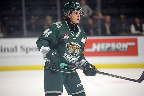 Everett Silvertips defenceman Kaeson Fisher (44) of Brandon makes his Western Hockey League debut at Westoba Place on Oct. 8. (Tim Smith/The Brandon Sun)