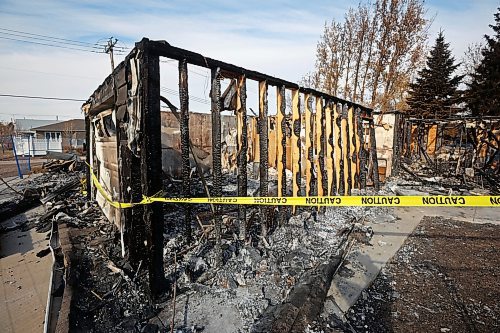 31102024
The remains of the duplex on Finlay Street in Killarney where Bill Medd lived. A fire Sunday night destroyed the duplex but Medd, his son Lawrence and the other resident all escaped the blaze.
(Tim Smith/The Brandon Sun)