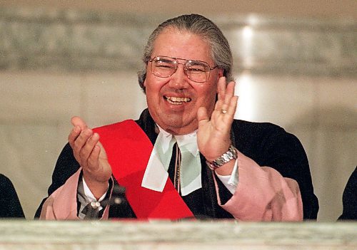 PHIL HOSSACK / WINNIPEG FREE PRESS Murray Sinclair, Court of Quens Bench's newest Justice applauds during his swearing in ceremony Friday. See story