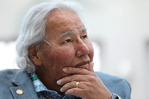 RUTH BONNEVILLE / WINNIPEG FREE PRESS



BIZ - Murray Sinclair bust unveiling 



The Honourable Murray Sinclair is honoured by the Winnipeg Regional Real Estate Board, colleagues, friends and family with the unveiling of a bronze bust at a special ceremony held at The Assiniboine Park Pavilion on Wednesday. 



The bust will be mounted on Friday at a separate ceremony at the Citizens Hall of Fame at Assiniboine Park, Citizens Hall of Fame at Assiniboine Park.



See story.



Sept 14th,  2022