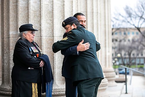 MIKAELA MACKENZIE / FREE PRESS
	
Premier Wab Kinew and Indigenous Veterans Day founder RandiGage stand at the entrance to the Manitoba Legislative Building to greet people after paying their respects to Murray Sinclair at a sacred fire lit inside a teepee in front of the Manitoba Legislative Building in Winnipeg on Monday, Nov. 4, 2024.


Winnipeg Free Press 2024