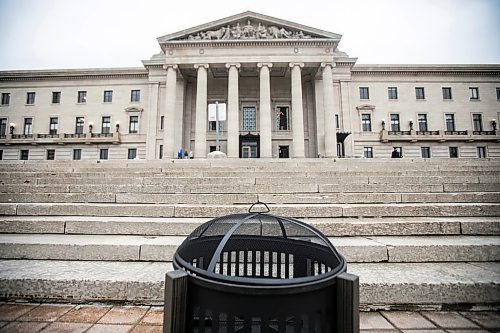 MIKAELA MACKENZIE / FREE PRESS
	
Preparations for a sacred fire to be lit in front of the Manitoba Legislative Building in honour of Murray Sinclair, who died early Monday morning, in Winnipeg on Monday, Nov. 4, 2024.


Winnipeg Free Press 2024