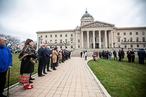 MIKAELA MACKENZIE / FREE PRESS
	
Politicians form a line as people pay their respects to Murray Sinclair at a sacred fire lit inside a teepee in front of the Manitoba Legislative Building in Winnipeg on Monday, Nov. 4, 2024.


Winnipeg Free Press 2024