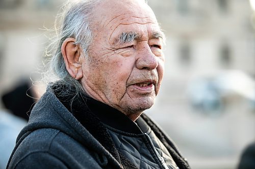 MIKAELA MACKENZIE / FREE PRESS
	
Jim Sinclair speaks with the Free Press after paying his respects to his cousin Murray Sinclair at a sacred fire in front of the Manitoba Legislative Building in Winnipeg on Monday, Nov. 4, 2024.


Winnipeg Free Press 2024