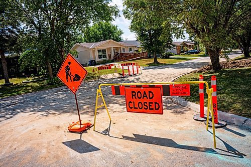 NIC ADAM / FREE PRESS
Potholes plague Augusta dr. in Waverley Heights pictured Tuesday afternoon.
240813 - Tuesday, August 13, 2024.
Reporter: ?