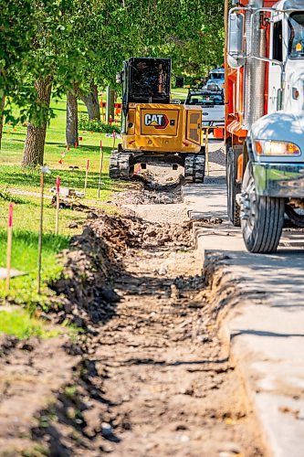 NIC ADAM / FREE PRESS
Construction continues along Augusta Dr. in Waverly Heights Monday morning. 
240826 - Monday, August 26, 2024.

Reporter:?