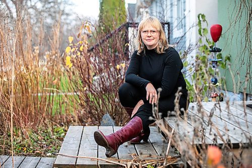 MIKAELA MACKENZIE / FREE PRESS
	
Ponderosa Pine playwright Andraea Sartisan before her piece premieres at the PTE on Tuesday, Nov. 5, 2024.

For Ben story.
Winnipeg Free Press 2024