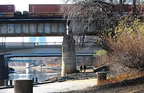 Ruth Bonneville / Free Press

Biz - Forks walkway

Photos of the river walk along the Assiniboine River near the Forks Tuesday.  

For story on the Forks asking Winnipeggers to donate $50 to put their names on parts of the Winnipeg's River Trail.  

See biz story by Gabby


Nov 5th,  2024