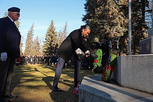 05112024
Manitoba Premier Wab Kinew lays a wreath at the Brandon War Memorial during the annual No Stone Left Alone ceremony at the Brandon Cemetery on Tuesday morning. Hundreds, including students from multiple Brandon school&#x2019;s, took part in the event meant to honour soldiers who lost their lives in wars. 
(Tim Smith/The Brandon Sun)