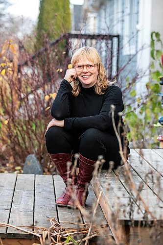 MIKAELA MACKENZIE / FREE PRESS
	
Ponderosa Pine playwright Andraea Sartisan before her piece premieres at the PTE on Tuesday, Nov. 5, 2024.

For Ben story.
Winnipeg Free Press 2024