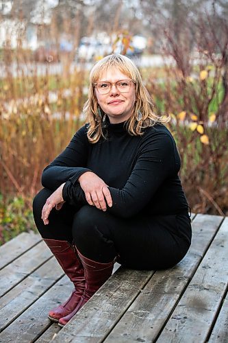 MIKAELA MACKENZIE / FREE PRESS
	
Ponderosa Pine playwright Andraea Sartisan before her piece premieres at the PTE on Tuesday, Nov. 5, 2024.

For Ben story.
Winnipeg Free Press 2024