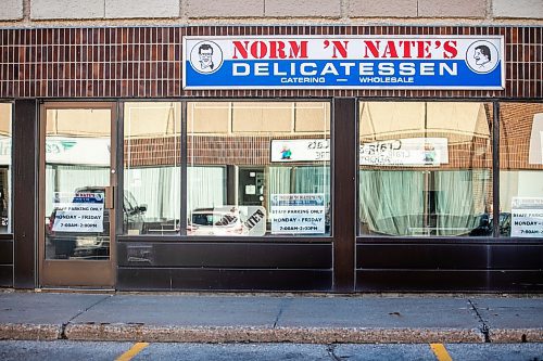 MIKAELA MACKENZIE / FREE PRESS
	
Norm 'n Nate's Delicatessen, a 37-year-old delicatessen/catering business that is shutting its doors for good, in Winnipeg on Friday, Nov. 8, 2024.

For Aaron story.
Winnipeg Free Press 2024